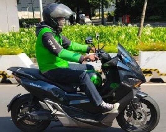 Beramai-ramai Ojol Ogah Hijrah ke Motor Listrik, Apa Sebab?